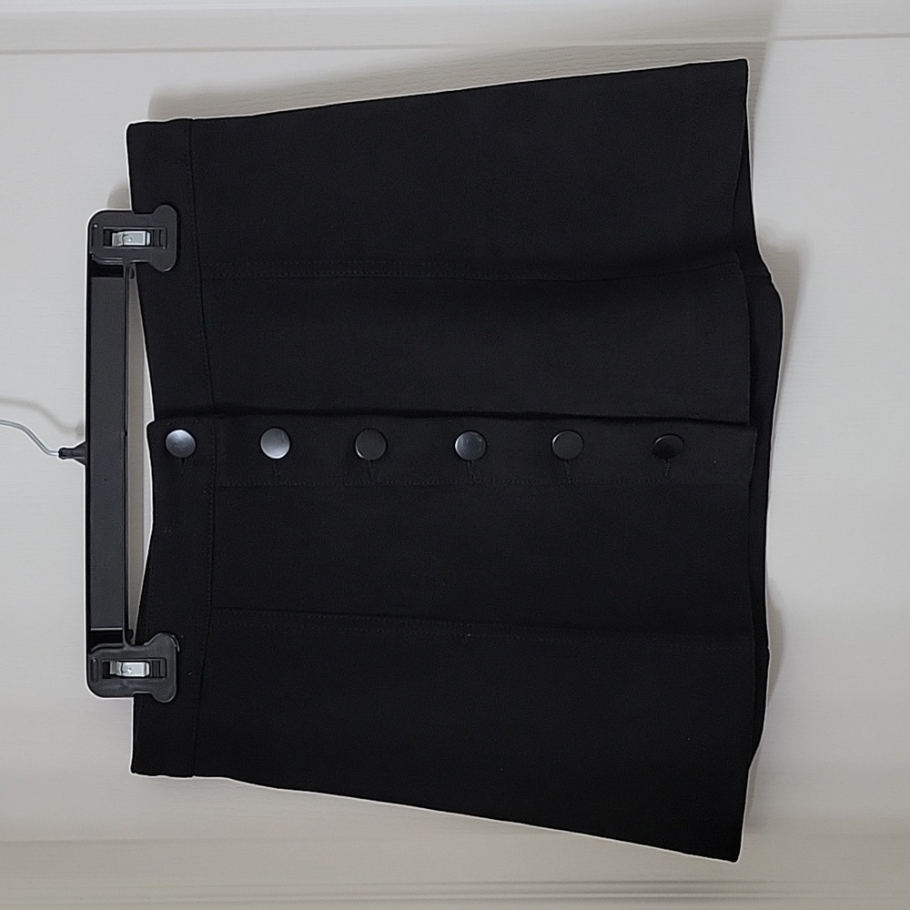 Forever 21 Size 29 Black Faux Suede Mini Skirt, Button Front, Gently Used Cond.
